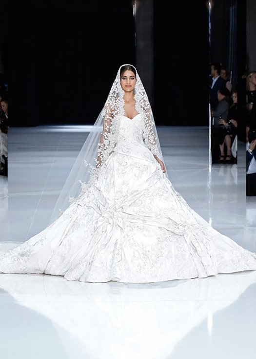 Meghan Markle Marries Ralph & Russo or Wait!?