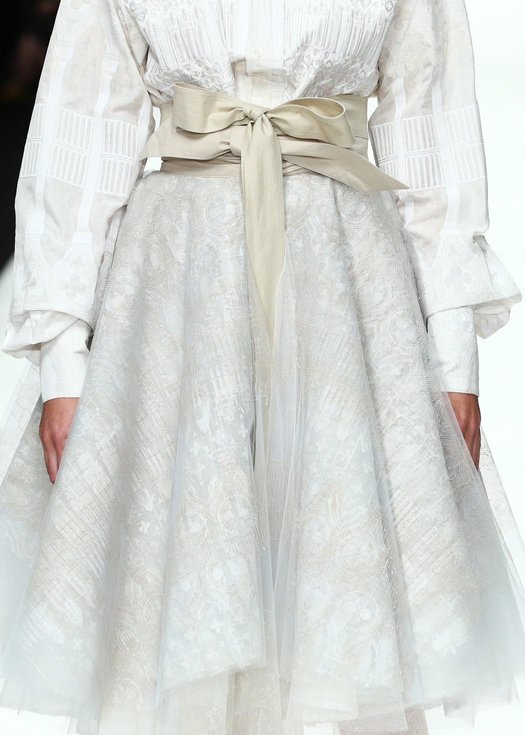 Frühling/Sommer 2019: Isabel Vollrath präsentiert ihre „The Poetry of Light“ Kollektion